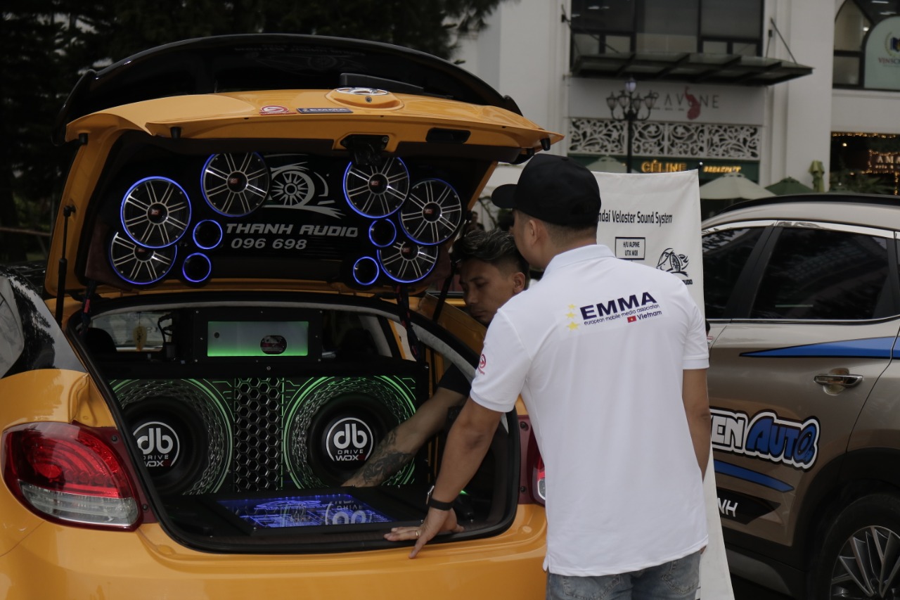 Do Am Thanh Xe Hoi Emma 2022