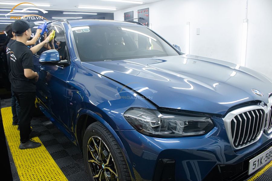 Phủ ceramic ô tô Diamond Shield - Nhập khẩu từ Mỹ thi công trên xe BMW X3