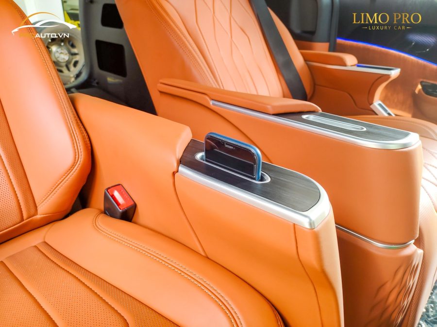 Carnival độ limousine mẫu ghế VIP - 03