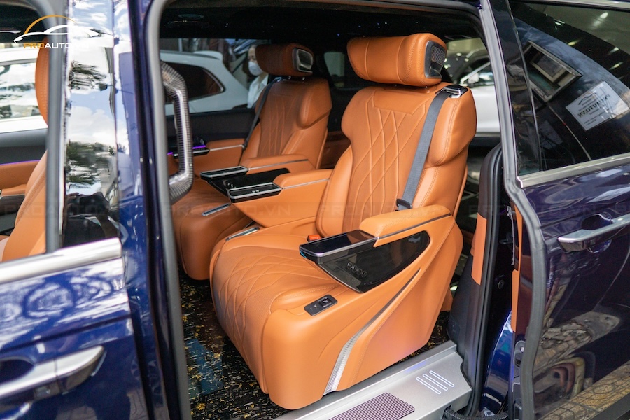 Carnival độ ghế limousine mẫu VIP - 07