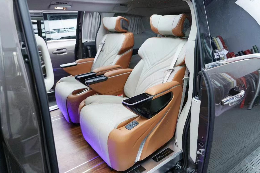 Độ limousine xe Kia Carnival với mẫu VIP 07 
